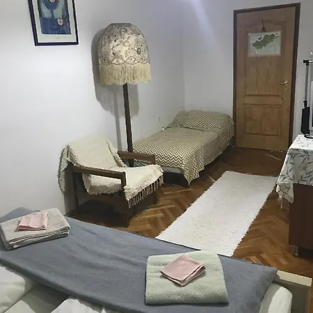 Hiv-lak Guest house *