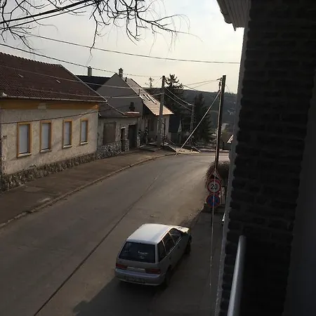 Hiv-lak Guest house *