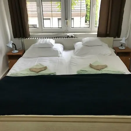 Hiv-lak Guest house *